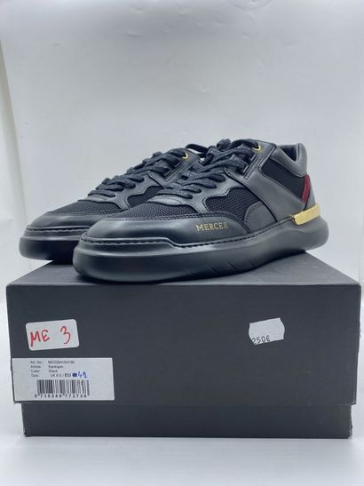 null MERCER, Pair of sneakers model "Blackspin" black, red and gold size 41

New...