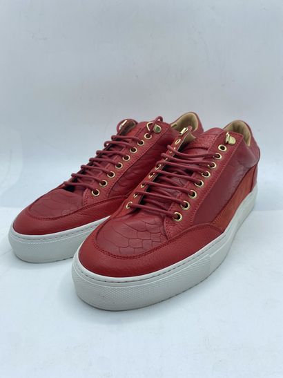 null MASON GARMENTS, Paire de sneakers modèle "Tia Low" rouge, taille 43

Modèle...