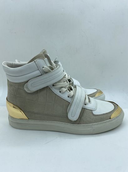 null LOUIS LEEMAN, Pair of sneakers model "High Top Sneaker with Metal Accesso" beige...