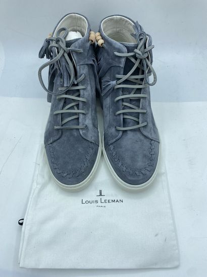 null LOUIS LEEMAN, Paire de sneakers modèle "High Top Sneaker with Fringe" gris,...