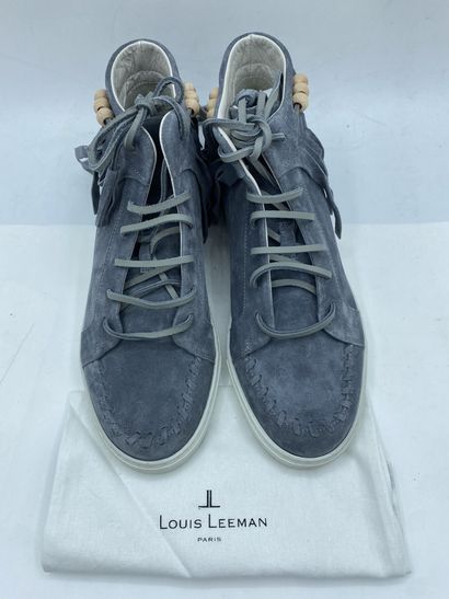 null LOUIS LEEMAN, Paire de sneakers modèle "High Top Sneaker with Fringe" gris,...