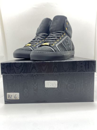 null BILLIONAIRE, Pair of sneakers model "Mid-Top Sneackers "robby"" black size 43

New...