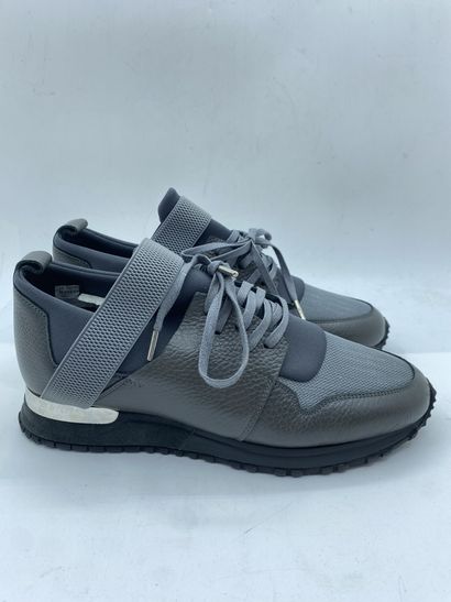 null MALLET, Pair of grey sneakers, size 39

A pair of black and silver EA7 EMPORIO...