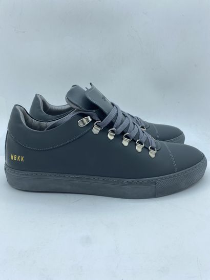 null NUBIKK, Pair of sneakers model "Jhay Low Gomma All" grey, size 43

New in their...