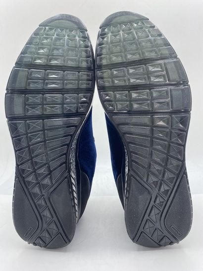 null MERCER, Paire de sneakers modèle "Waverly Men" bleu, taille 44

Modèle d'essayage...