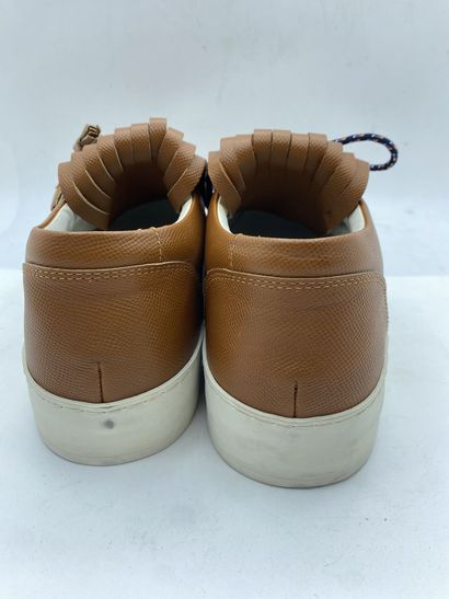 null KRISVANASSCHE, Pair of brown sneakers, size 44

As is (wear and tear) in a box...
