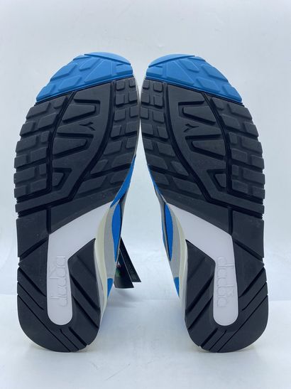 null DIADORA, Paire de sneakers modèle "S8000 NYL ITA" bleu et gris, taille 45

Neuves...