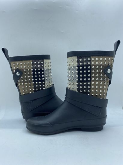 null BURBERRY, Pair of boots model "Rainboot Holloway Mid Buckle with Studs" black...