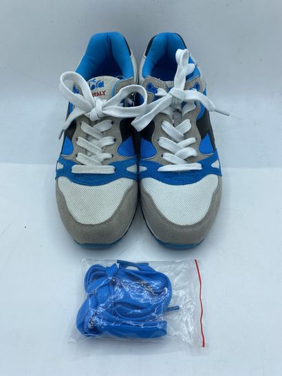 null DIADORA, Pair of sneakers model "S8000 NYL ITA" blue and grey, size 39

Model...