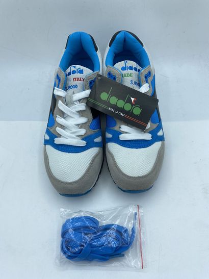 null DIADORA, Paire de sneakers modèle "S8000 NYL ITA" bleu et gris, taille 40

Neuves...