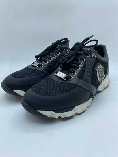 null PHILIPP PLEIN, Pair of black sneakers, size 44

In the state in its box, sold...