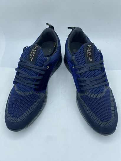 null MERCER, Pair of sneakers model "Waverly Men" blue, size 44

New in their box...