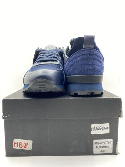 null MY BRAND EXCLUSIVE, Pair of sneakers model "MBB-SN010-IT002" blue, size 44

Fitting...