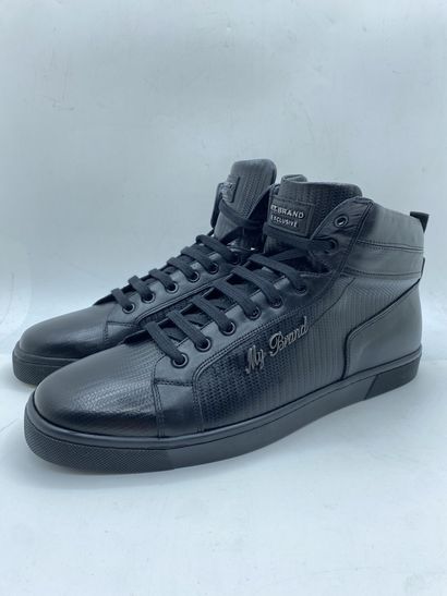 null MY BRAND EXCLUSIVE, Pair of sneakers model "Studded Low Top" black, size 45

Fitting...