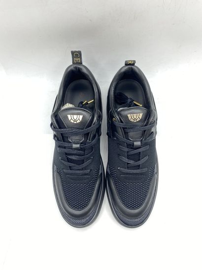 null 
MERCER, Pair of sneakers model "Lowtop" black and gray size 43

New in their...