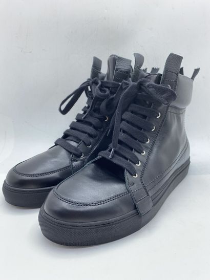 null KRISVANASSCHE, Pair of sneakers model "Sneakers with zip at the Back" black,...