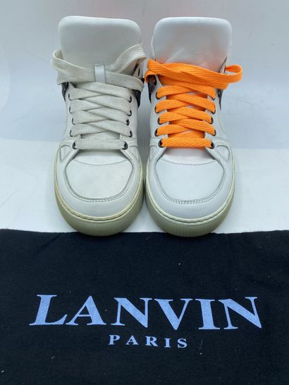 null LANVIN, Paire de sneakers modèle "Basket Bmx en Veau Lisse et Veau Fluo" blanc,...