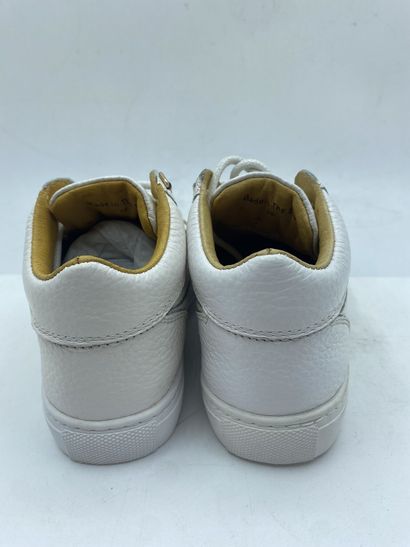 null MASON GARMENTS, Pair of sneakers model "Tia Mid" white, size 28

Fitting model...