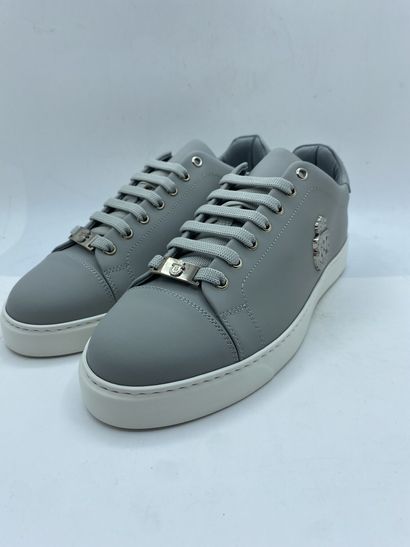 null BILLIONAIRE, Paire de sneakers modèle "Lo-Top Sneackers «jared»" gris taille...