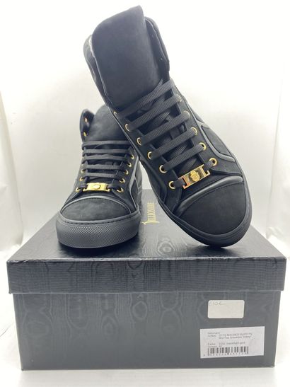 null BILLIONAIRE, Paire de sneakers modèle "Mid-Top Sneackers «robby»" noir taille...