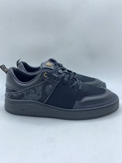 null 
MERCER, Pair of sneakers model "Lowtop" black and gray size 43

New in their...