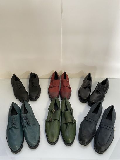 null Lot de 6 paires de chaussures de costume VERSACE COLLECTION, taille 44, couleurs :...