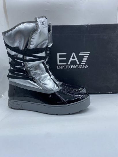 null EA7 EMPORIO ARMANI, Pair of black and silver après-ski, size 42.5

New in box...