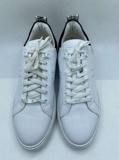 null NUBIKK, Pair of sneakers model "Scott Calf" white, size 45

Fitting model (the...