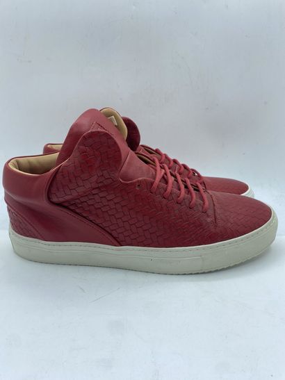 null MASON GARMENTS, Paire de sneakers modèle "Paloma Mid" rouge, taille 43

Modèle...