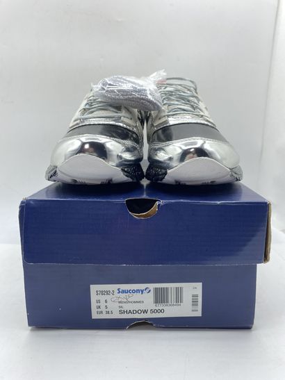 null SAUCONY, Pair of grey, black and silver sneakers, size 38.5

Fitting model in...