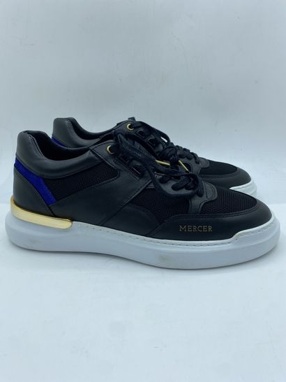 null MERCER, Pair of sneakers model "Blackspin" black, blue and gold, size 41

Fitting...