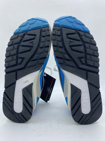 null DIADORA, Pair of sneakers model "S8000 NYL ITA" blue and grey, size 39

Model...