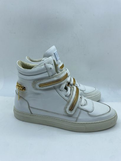 null LOUIS LEEMAN, Pair of sneakers model "High Top Sneaker with Zip" white and gold,...