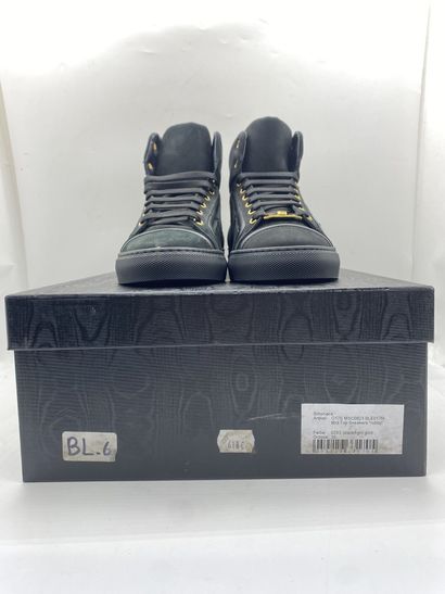 null BILLIONAIRE, Pair of sneakers model "Mid-Top Sneackers "robby"" black size 39

Fitting...