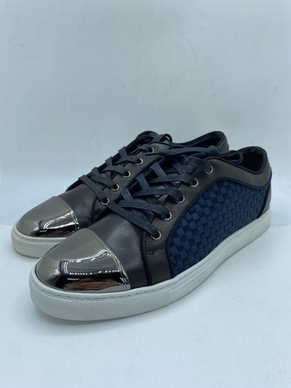 null LOUIS LEEMAN, Paire de sneakers modèle "Low Top Sneaker with Capped Metal Toe"...