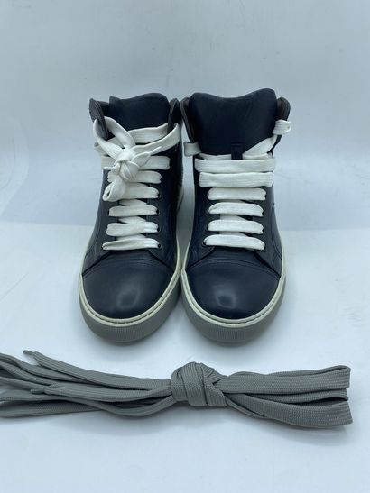 null LANVIN, Pair of dark blue sneakers, size 6 (UK size is 39 1/2)

Fitting model...