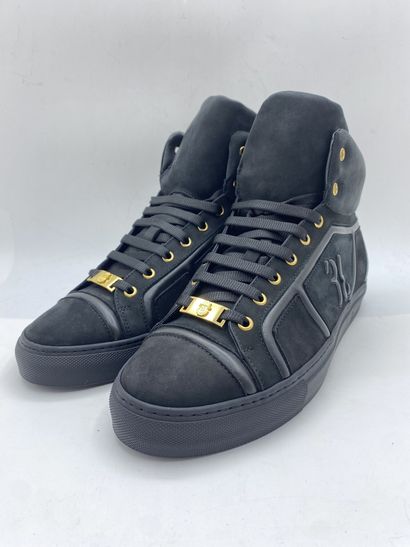 null BILLIONAIRE, Pair of sneakers model "Mid-Top Sneackers "robby"" black size 43

New...