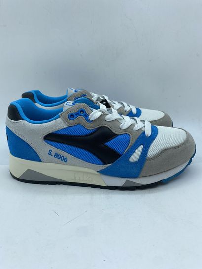 null DIADORA, Paire de sneakers modèle "S8000 NYL ITA" bleu et gris, taille 40

Neuves...