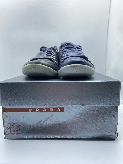 null PRADA, Pair of sneakers model "Nappa Aviator" blue, size 7 (UK size is 40 2/3)

Fitting...