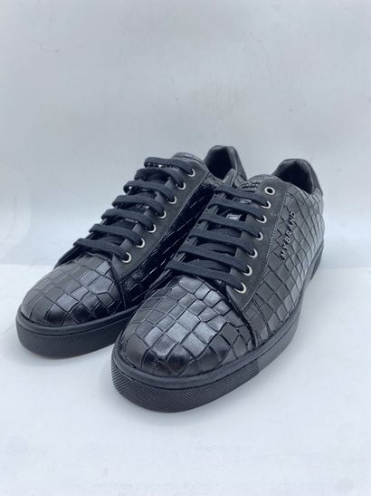 null MY BRAND EXCLUSIVE, Pair of sneakers model "Sahara Low Top" black, size 43

Fitting...
