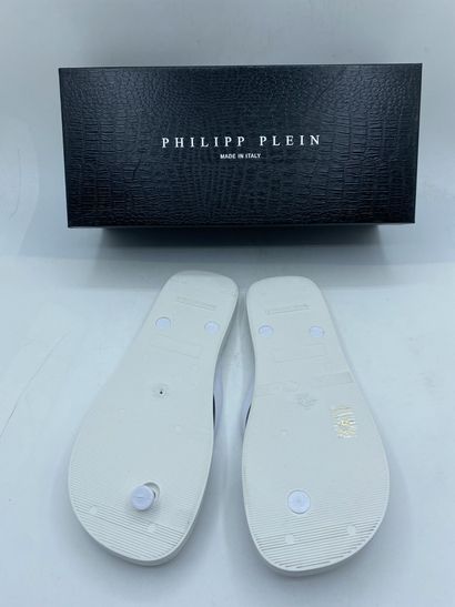 null Lot of 16 pairs of PHILIPP PLEIN sandals models "Sandals Flat 'Cardiff'" and...