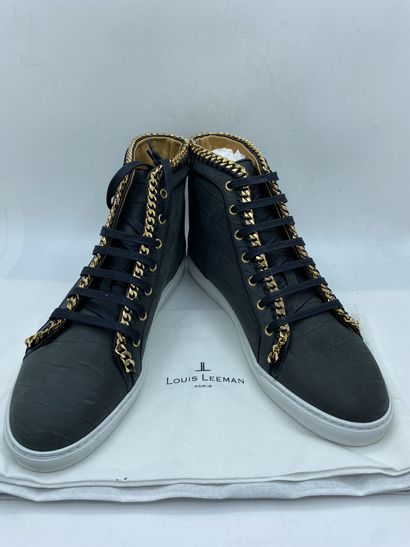 null LOUIS LEEMAN, Paire de sneakers modèle "High Top Sneaker with Metal Chain" noir,...