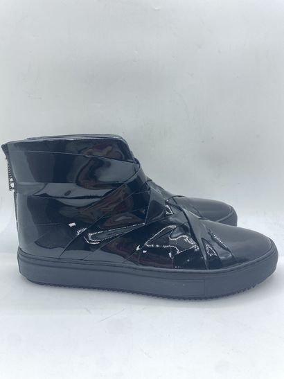 null ALEJANDRO INGELMO, Pair of sneakers model "Vernice Nera" black, size 43

Fitting...