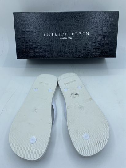 null Lot of 16 pairs of PHILIPP PLEIN sandals models "Sandals Flat 'Cardiff'" and...