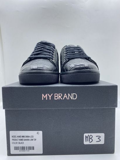 null MY BRAND EXCLUSIVE, Pair of sneakers model "Sahara Low Top" black, size 40

New...