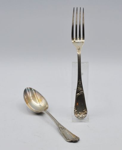 null Set of silver plated cutlery from the House of CAILAR BAYARD including : 

-...