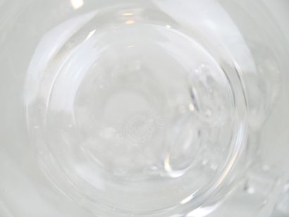 null SAINT LOUIS

Carafe à vin de forme aiguière en cristal à décor gravé de rinceaux...