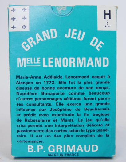 null Grand jeu de Melle LENORMAND. Jeu de 54 cartes dans son étui en bon état. 

Dimensions...