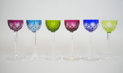 null SAINT-LOUIS

Ensemble de six verres à liqueur modèle "Chantilly" en cristal...