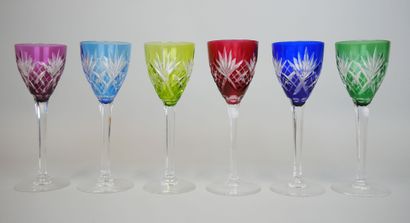 null SAINT-LOUIS

Ensemble de six verres à vin du Rhin modèle "Chantilly" en cristal...